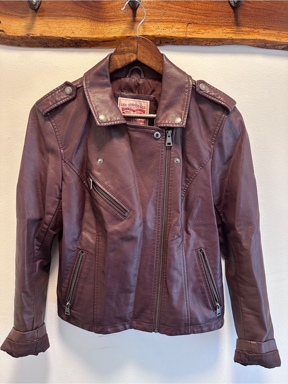 Levi’s Faux Leather Moto Jacket Brown Burgundy Size M Excellent Condition - Picture 3 of 6